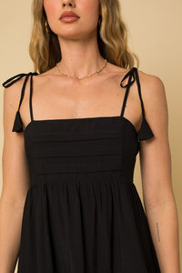 Black detail tiered dress